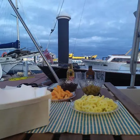 Úszó hotel Boat Experience *