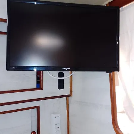 Úszó hotel Boat Experience